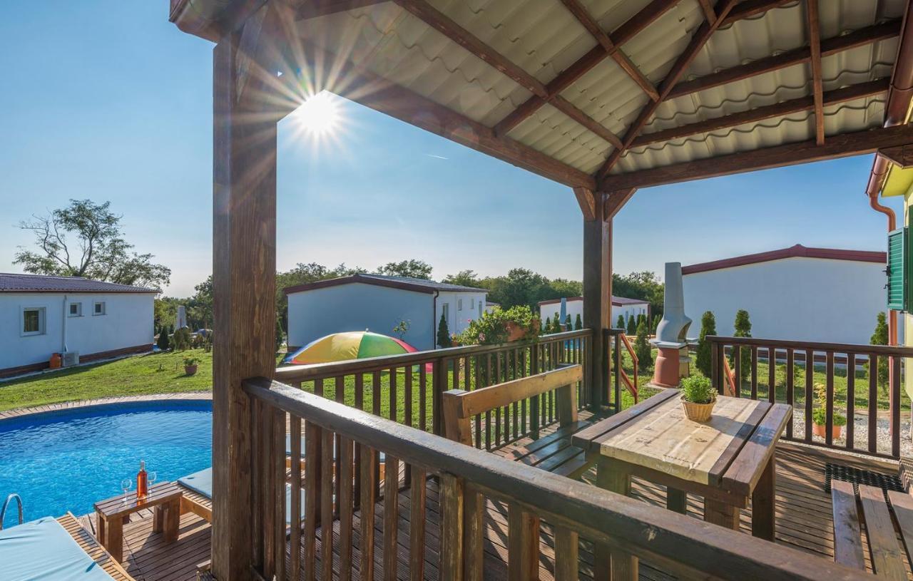 Holiday Park Village Jelovci Kringa Kültér fotó