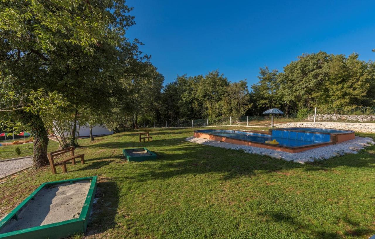 Holiday Park Village Jelovci Kringa Kültér fotó