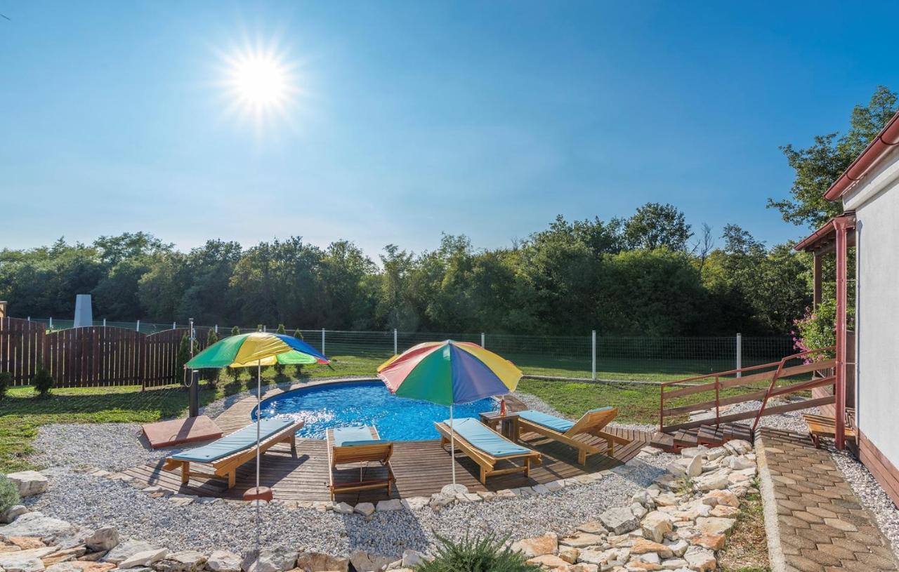 Holiday Park Village Jelovci Kringa Kültér fotó